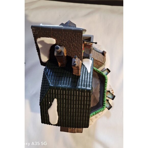 Heritage Village Collection Dickens Village Series "The Grapes Inn" 5th Edition - Picture 11 of 13